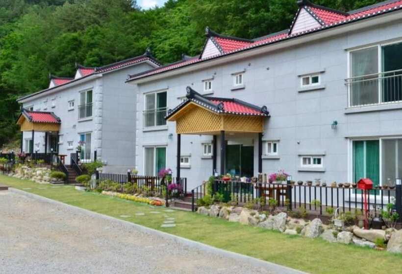 Jeongseon Ttobagi Condo Pension