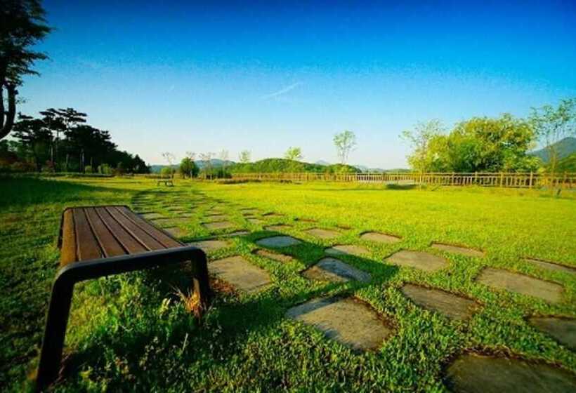 Jeonju Hosumaeul Dusilleene Pension