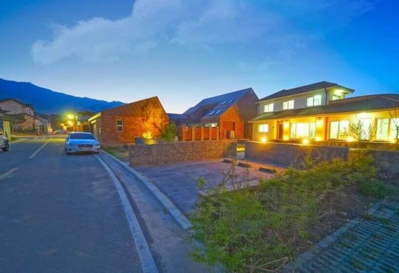 Jeonju Hosumaeul Dusilleene Pension