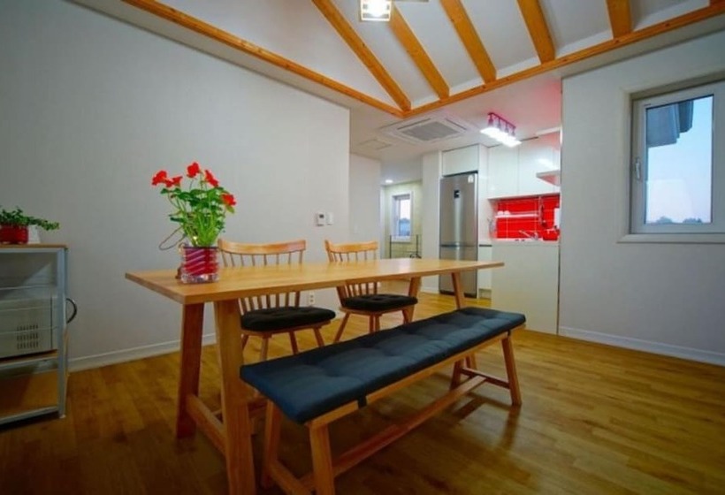 Jeonju Hosumaeul Dusilleene Pension
