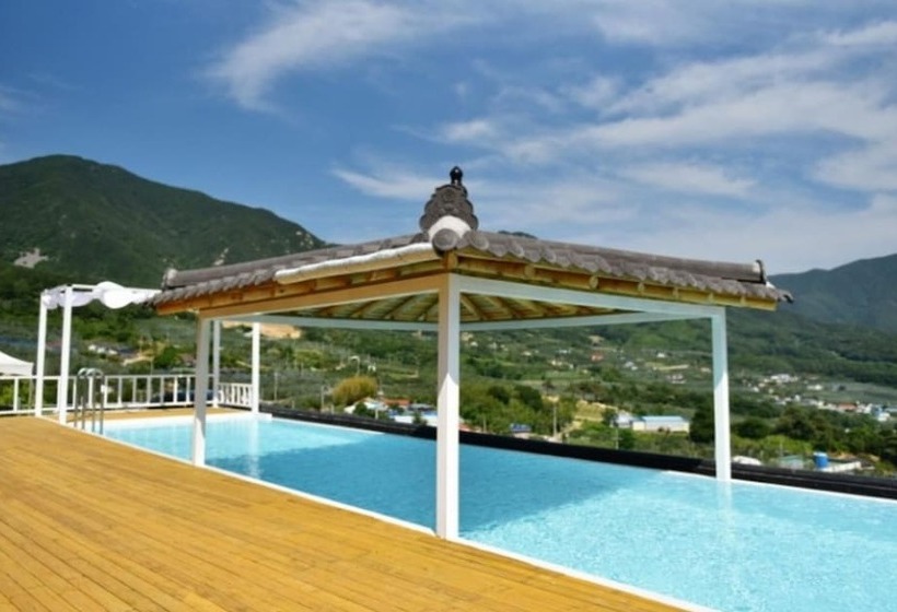 Miryang Eoleumgol Hanok Pension