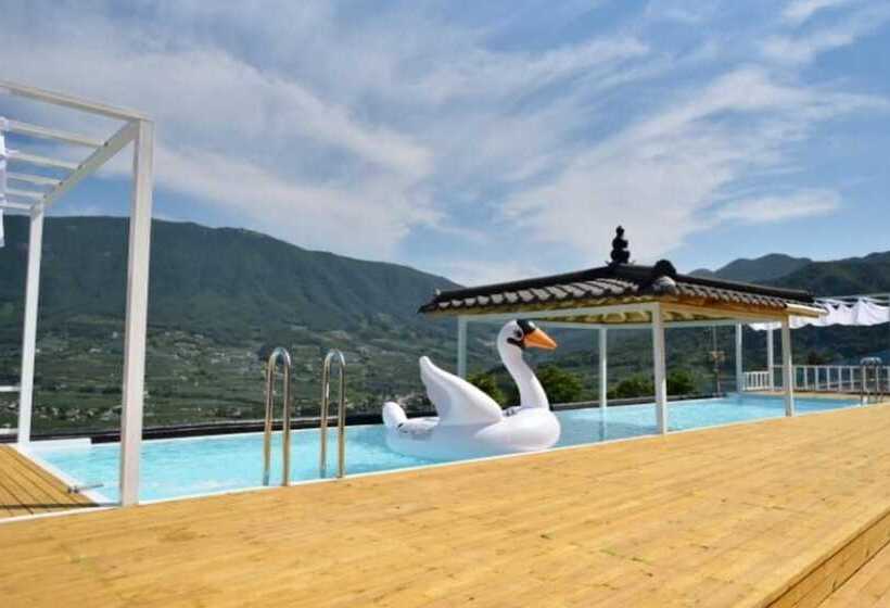 Miryang Eoleumgol Hanok Pension