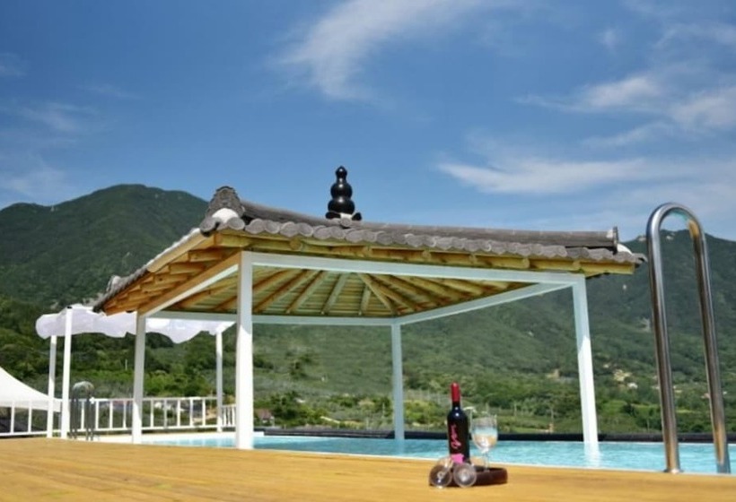 Miryang Eoleumgol Hanok Pension