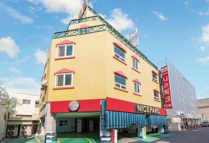 모텔 Nicepark Gangneung