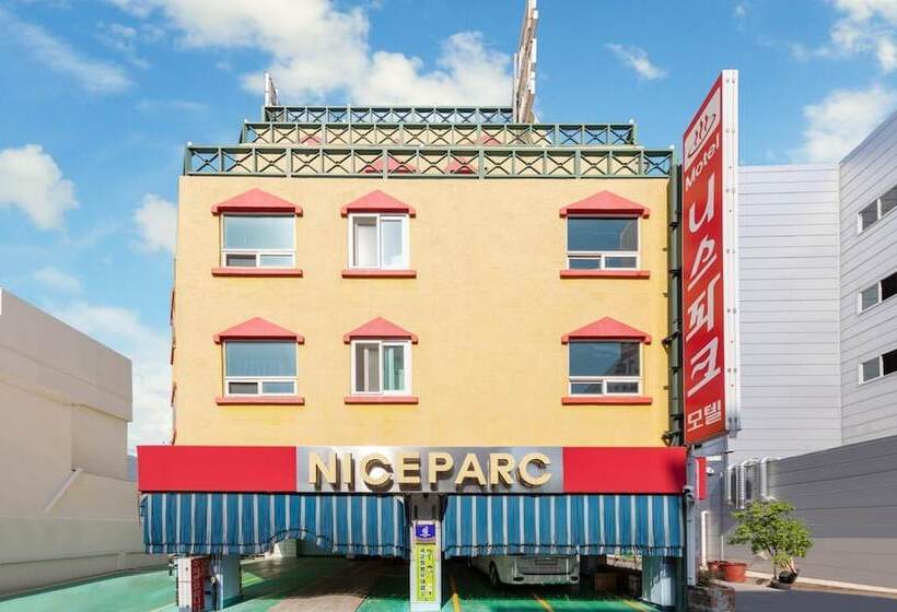 모텔 Nicepark Gangneung
