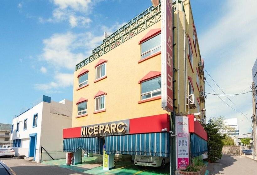 모텔 Nicepark Gangneung