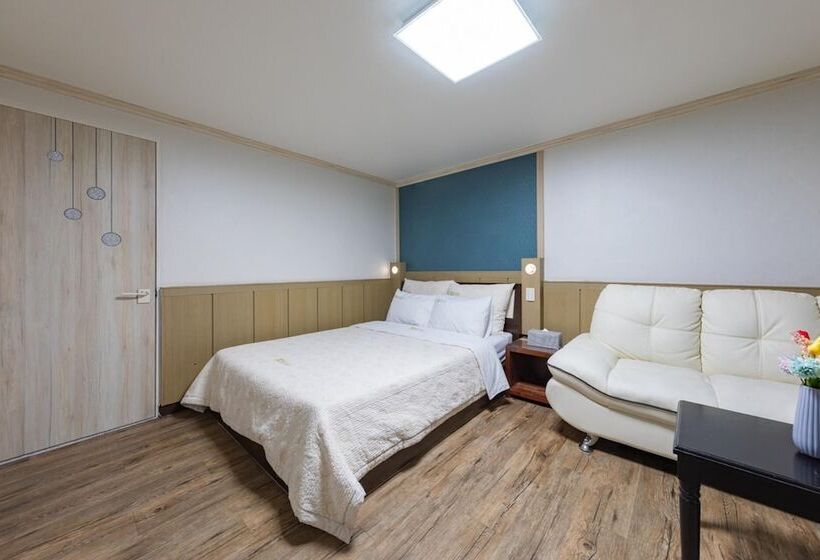 모텔 Nicepark Gangneung