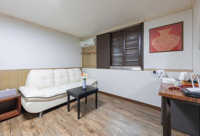 모텔 Nicepark Gangneung