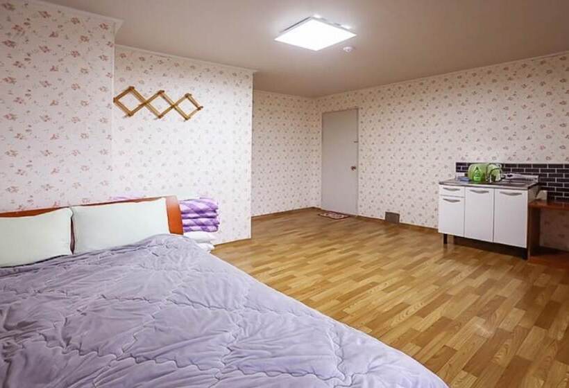 Muju Gwibinsanjang Pension