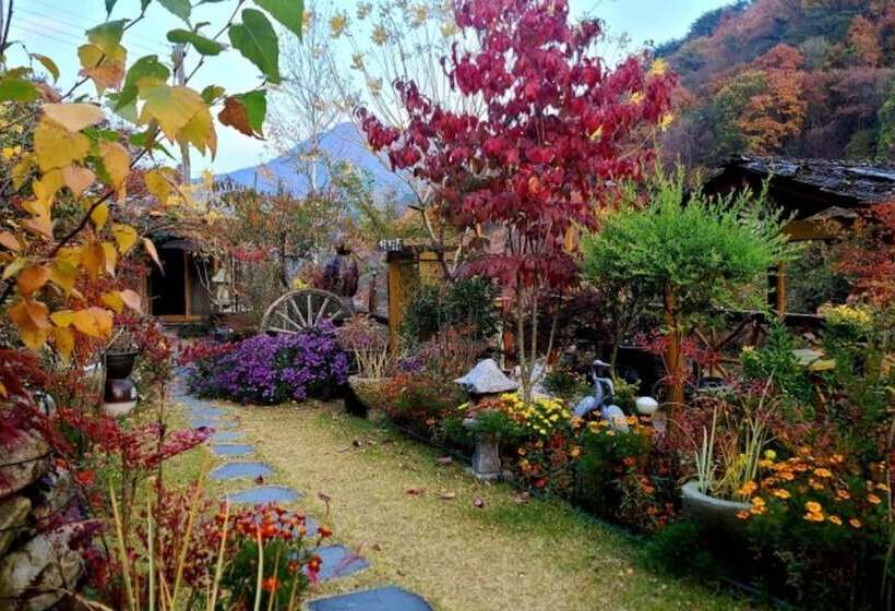 Muju Heukjip Punggyeong Pension