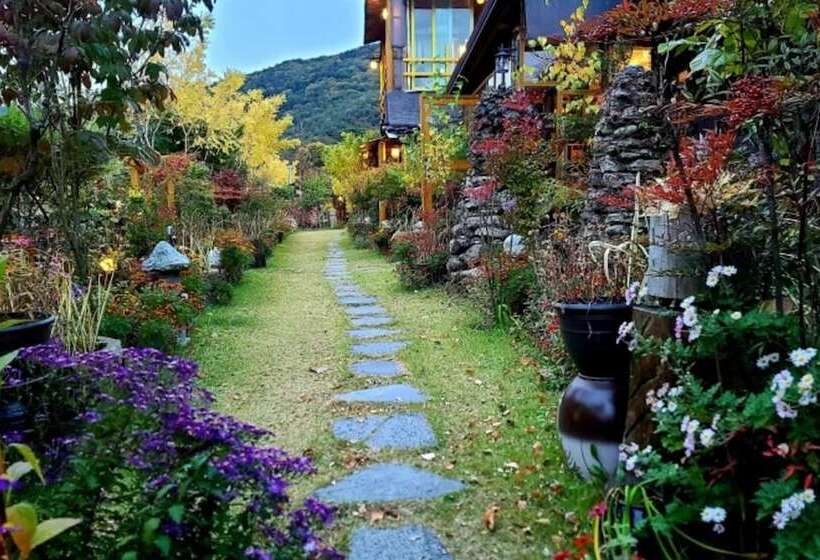 Muju Heukjip Punggyeong Pension