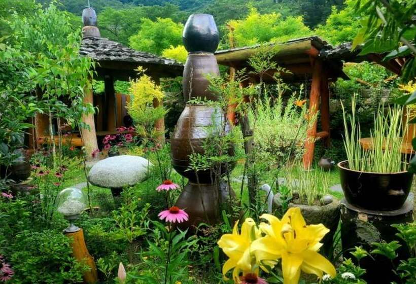 Muju Heukjip Punggyeong Pension