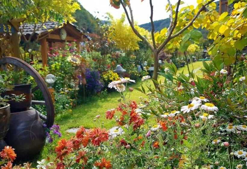 Muju Heukjip Punggyeong Pension