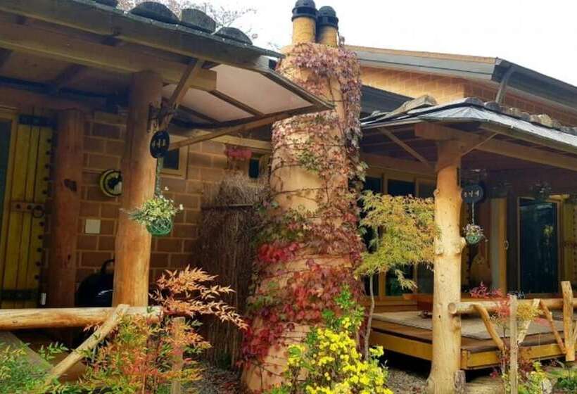 Muju Heukjip Punggyeong Pension