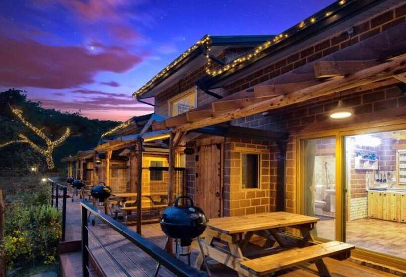 Muju Heukjip Jeongwon Pension