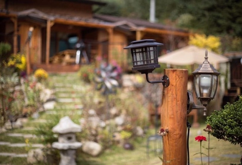 Muju Heukjip Jeongwon Pension