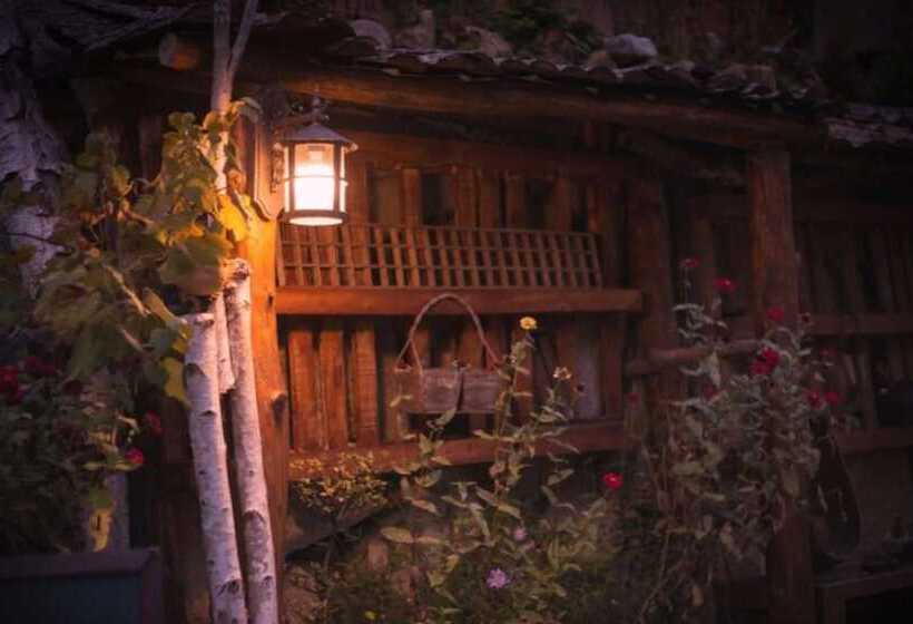 Muju Heukjip Jeongwon Pension