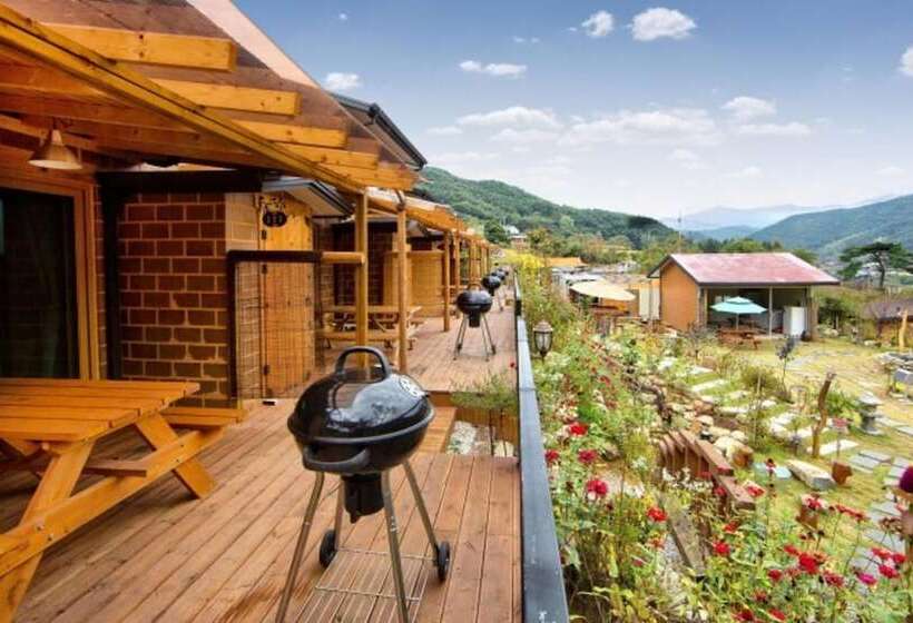 Muju Heukjip Jeongwon Pension