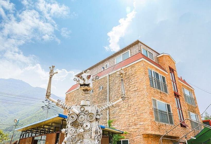 Muju Mulangae Pension