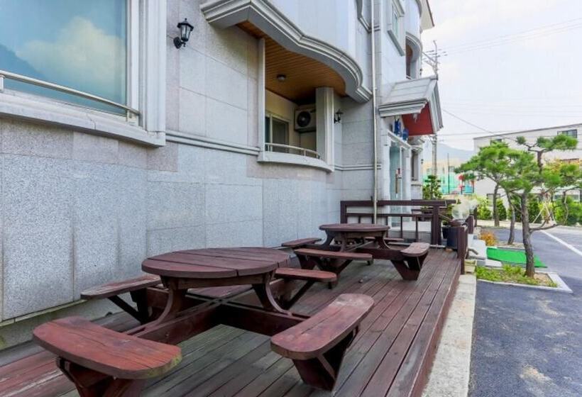 Muju Rainbow Pension