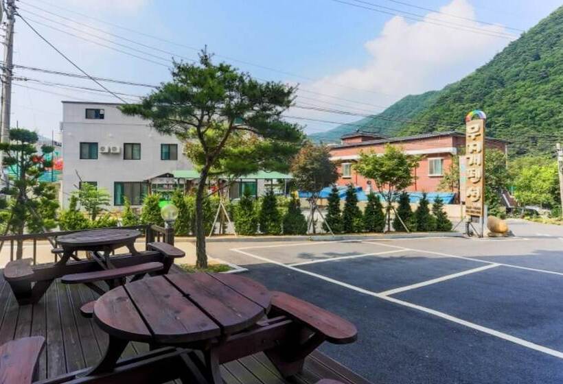 Muju Rainbow Pension