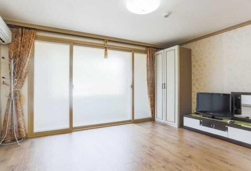 Muju Rainbow Pension