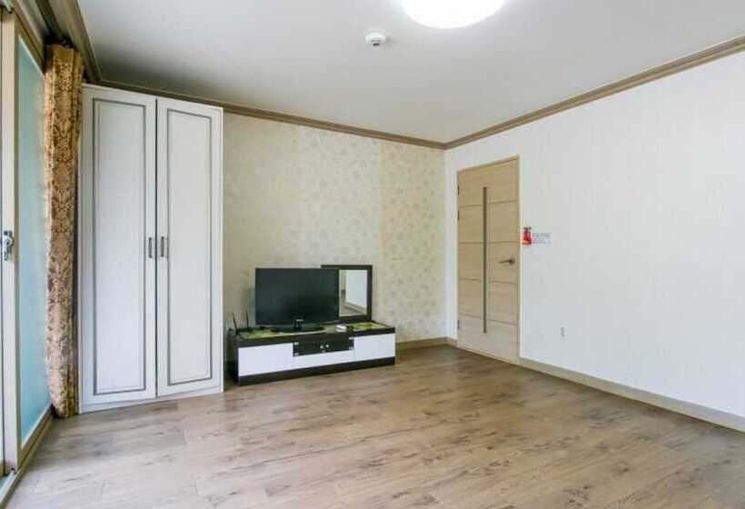 Muju Rainbow Pension