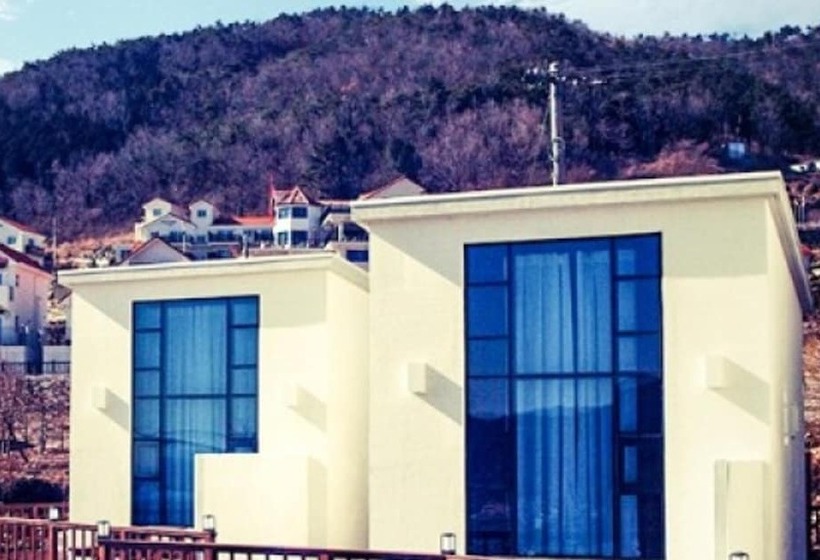 Namhae Bada Grida Pension