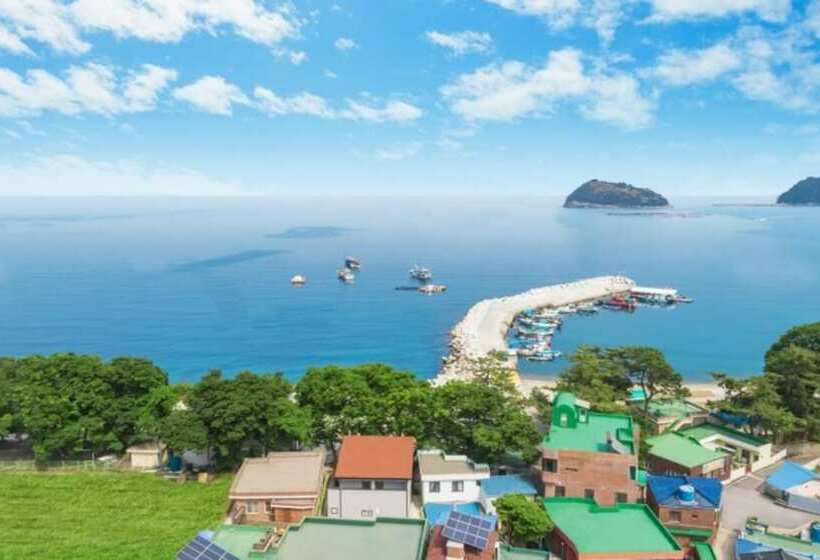 Namhae Badapunggyeong Pension Dosieobu