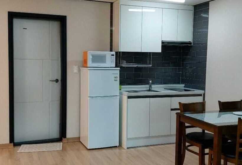 Namhae Bakatio Pension