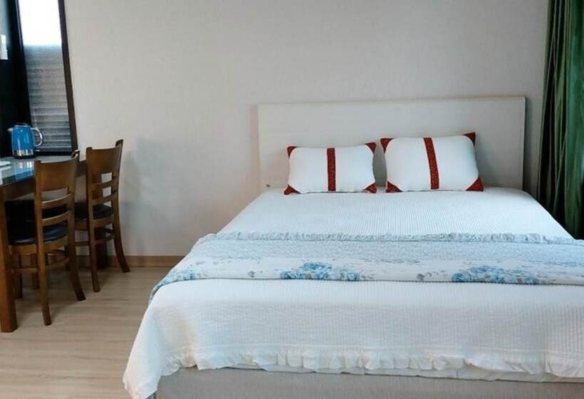 Namhae Bakatio Pension