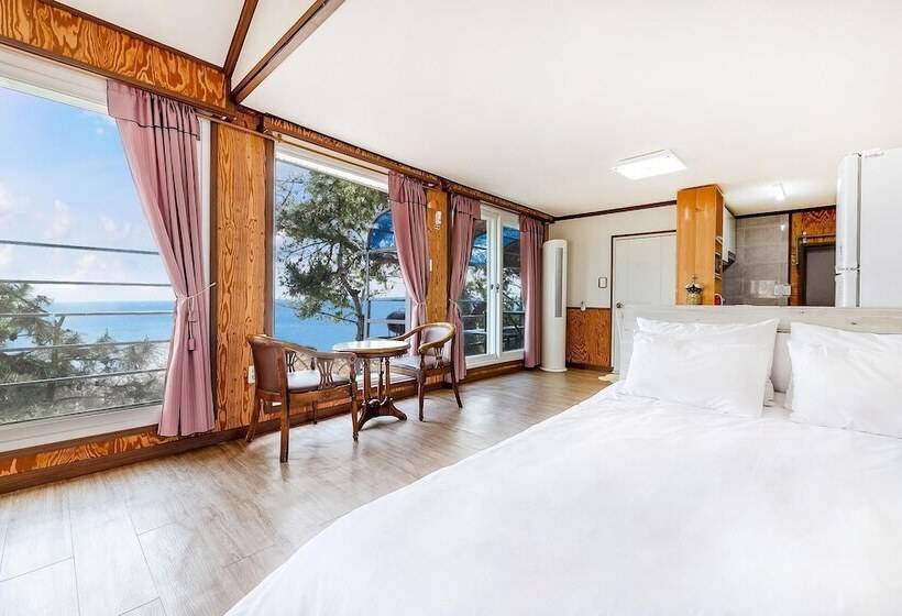 Namhae Baramundeok Pension