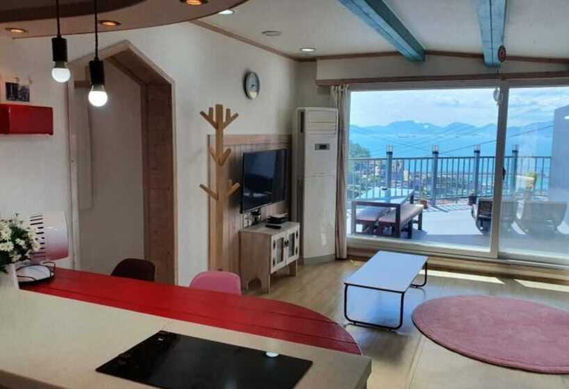 Namhae Cloud Berry Pension