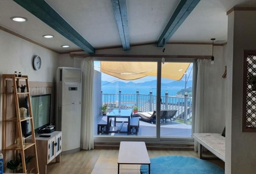 Namhae Cloud Berry Pension