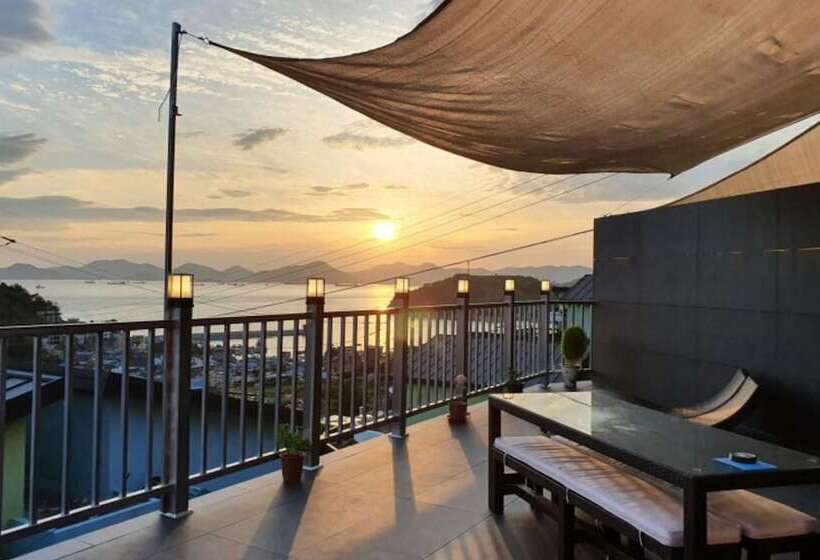 Namhae Cloud Berry Pension