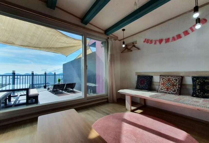 Namhae Cloud Berry Pension
