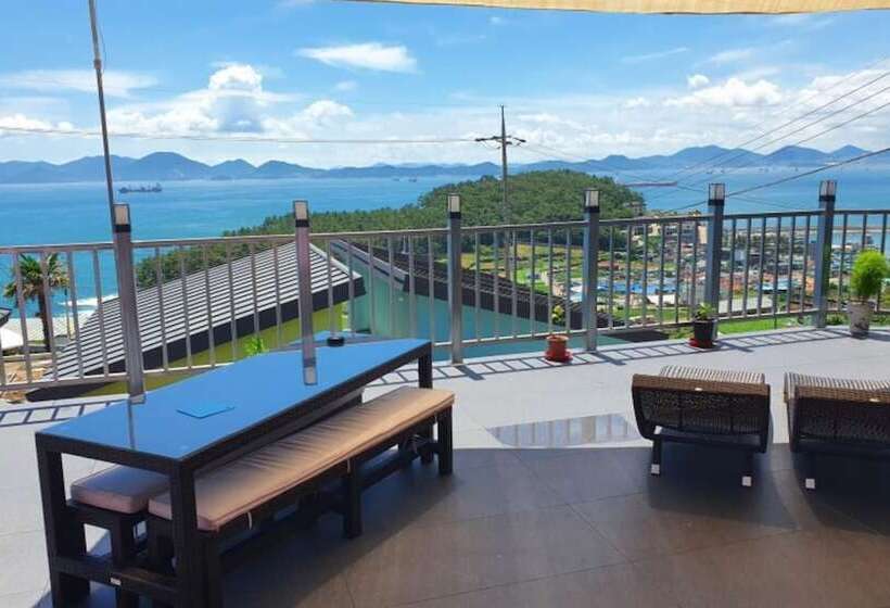 Namhae Cloud Berry Pension