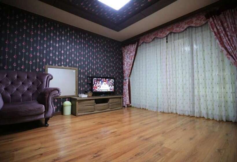 Namhae Enmorae Pension