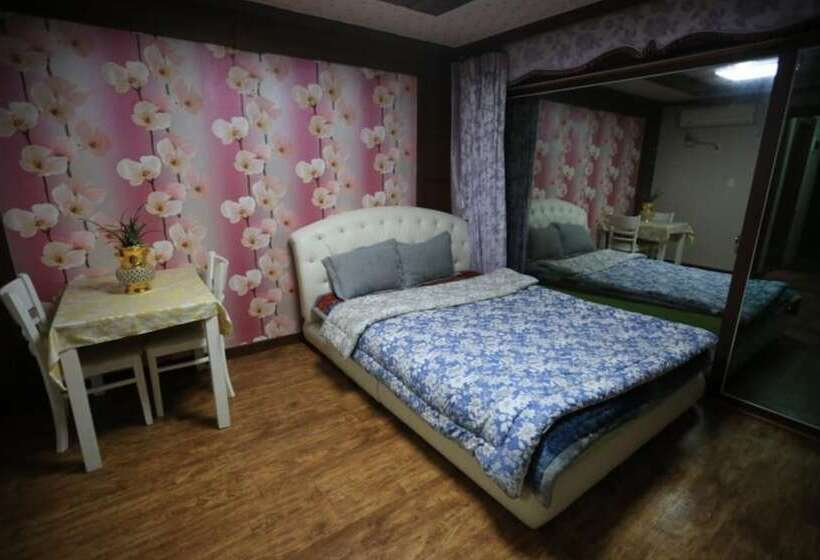 Namhae Enmorae Pension