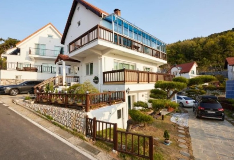 Namhae German Village Hercules Pension