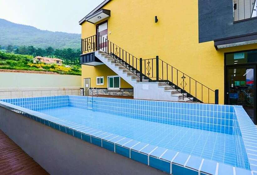 Namhae Gonige Pension