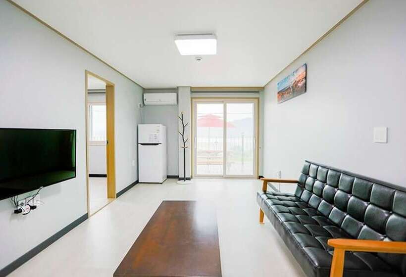 Namhae Gonige Pension