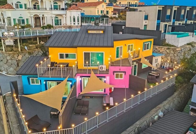 Namhae Gooreamyelmae Pension