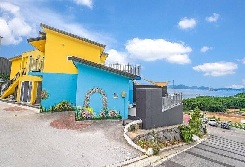 Namhae Gooreamyelmae Pension