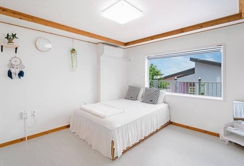 Namhae Gooreamyelmae Pension