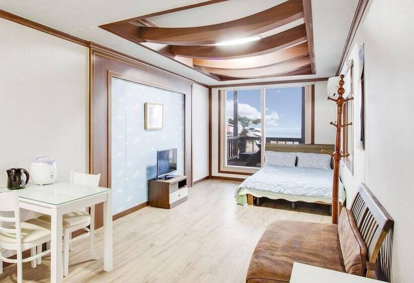 Namhae Mongdol Beach Pension