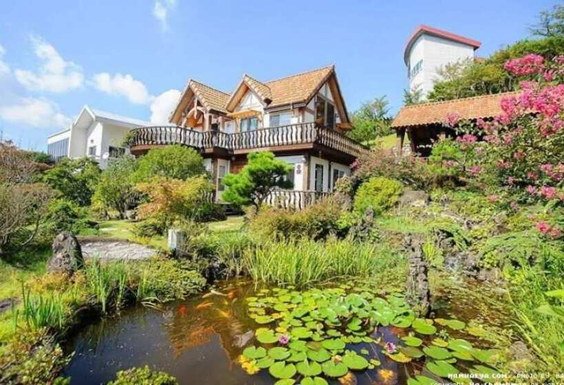 Namhae Seokbujak Jeongwon Pension