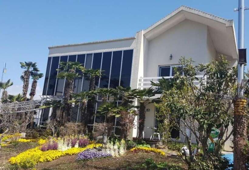 Namhae Seokbujak Jeongwon Pension