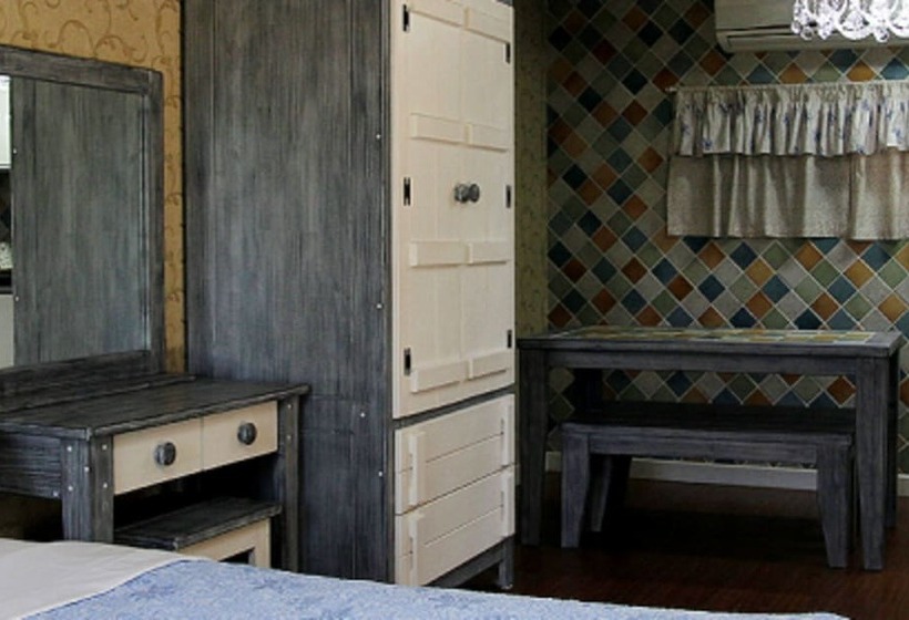 Namhae Seokbujak Jeongwon Pension