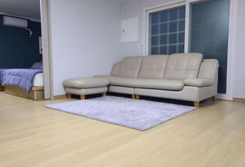 Namhae Skyblue Sea Pension